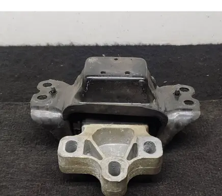 Engine mount bracket