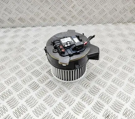 BMW 5 G30 G31 G38 Heater fan/blower 6836882 0130309507