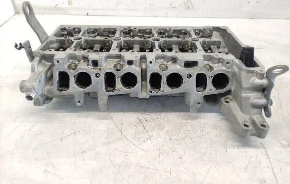 BMW 1 F20 F21 Engine head 155734101 E9199391 B47