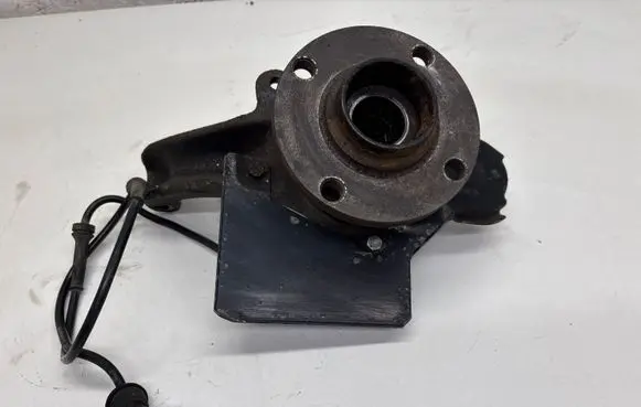 Audi Cabriolet B3 8G Front wheel hub 