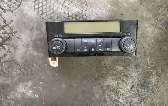 Renault Laguna II Climate control/heater control trim 8200181132 52485201 HPS16C19