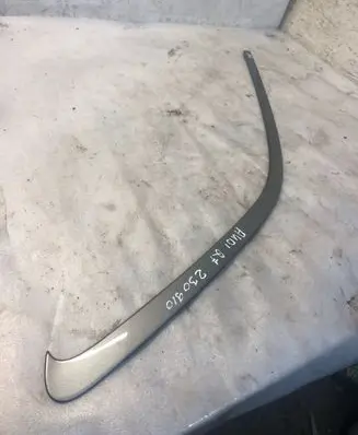 Audi Q7 4L Rear side glass trim 