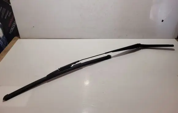 Ford Mustang V Front wiper blade arm 24027173