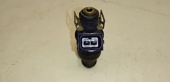 Audi A6 S6 C5 4B Fuel injector 078133551L