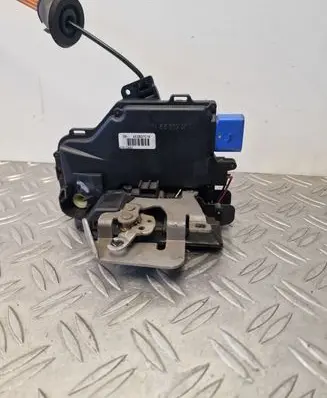 Audi A8 S8 D3 4E Front door lock 4E2837016
