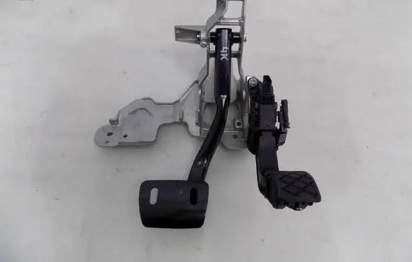 Audi A6 S6 C8 4K Brake pedal bracket assembly 4K1723117 4N1723523A
