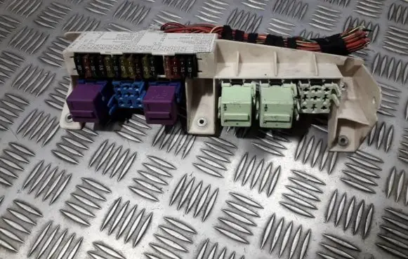 BMW X5 E53 Fuse box set 69376749 6937674.9