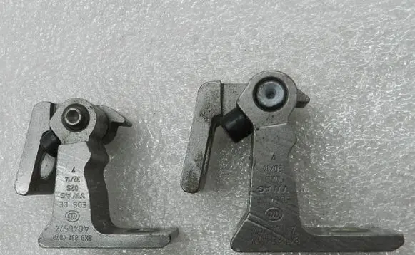 Volkswagen Golf VII Rear door hinge set 8K0831402K 8K0831402G