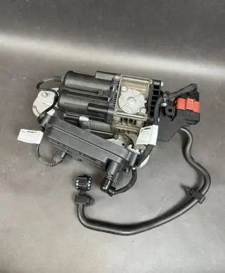 Porsche Macan (95C) Air suspension compressor/pump 95C616005 95C616005Q