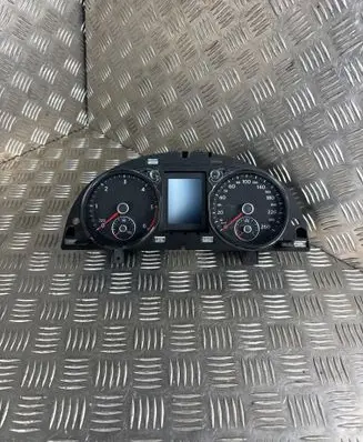 Speedometer (instrument cluster)