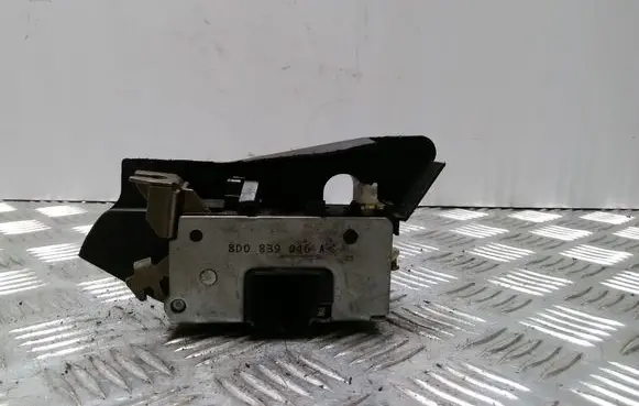 Audi A4 S4 B5 8D Rear door lock 8D0839016A