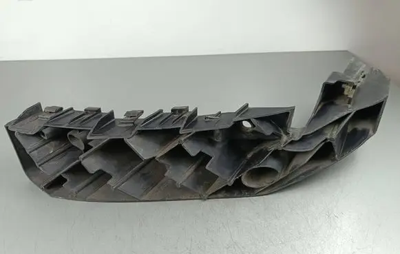 Headlight/headlamp mounting bracket