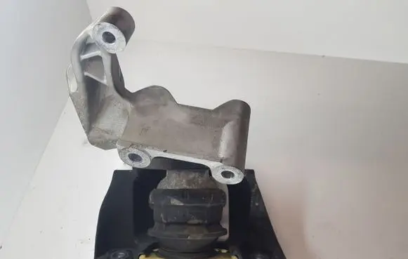 Volvo S90, V90 Engine mounting bracket 31430490 31330589