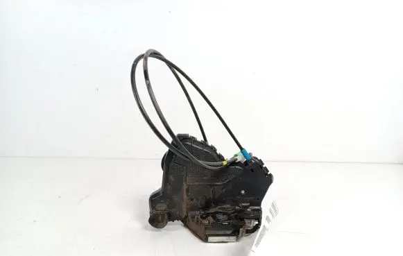 Toyota Auris 150 Front door lock 69030-02220