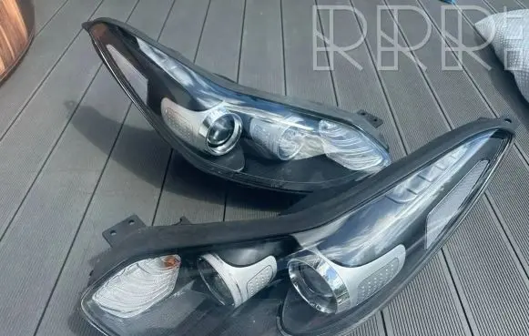 KIA Sportage Headlight/headlamp 92102F1011