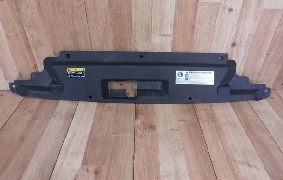 Engine bonnet/hood lock trim molding