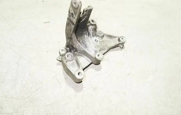 Volvo C30 Engine mounting bracket 9656392880