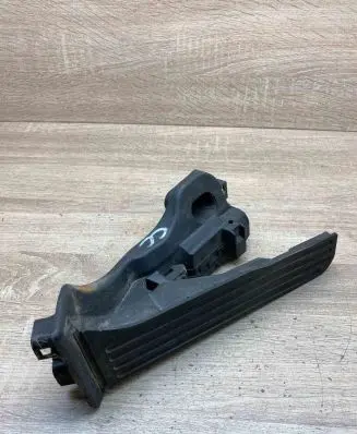 Audi A3 S3 8P Accelerator throttle pedal 1K1721503P