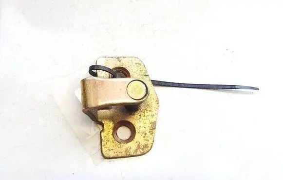 Opel Vectra B Front door lock loop/hook striker 