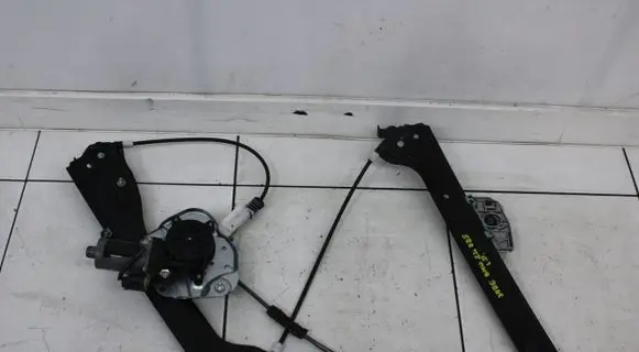 BMW Z4 E85 E86 Front door window regulator with motor 