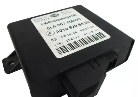 Mercedes-Benz E W210 Light module LCM A2108206426