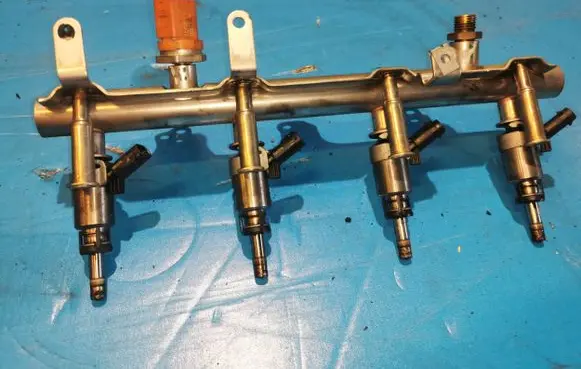 Fuel injectors set