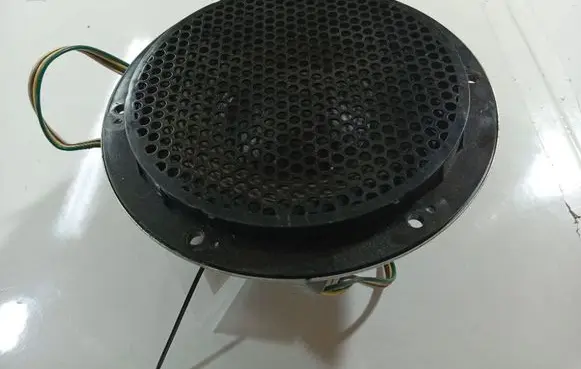 Dodge Caliber Front door speaker 