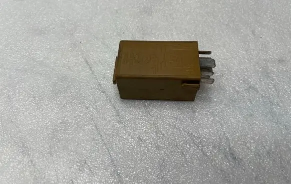 BMW 5 E60 E61 Window control relay 61368384505 V23141B3001X15