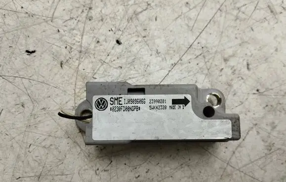 Seat Alhambra (Mk1) Airbag deployment crash/impact sensor 1J0909606G 23990201 5WK42320