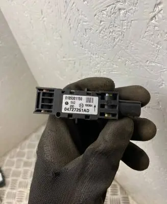 Chrysler Voyager Airbag deployment crash/impact sensor 04727261AD 0189301150