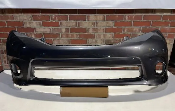 Toyota Sienna XL30 III Front bumper 5211908070