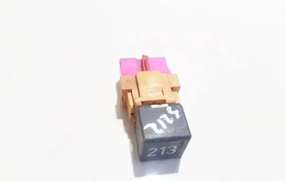 Audi A4 S4 B5 8D Other relay 443951253j 89951160a