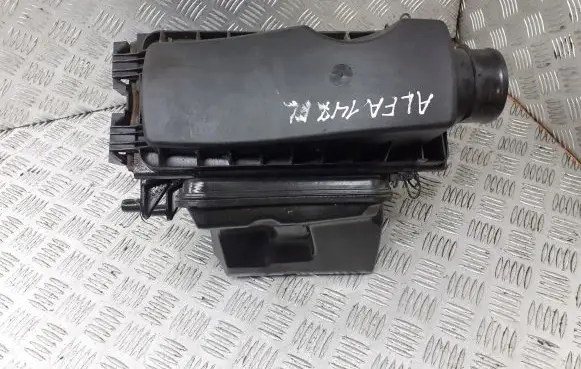 Alfa Romeo 147 Air filter box 467911750