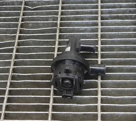 Lexus NX Electric auxiliary coolant/water pump 0641001301