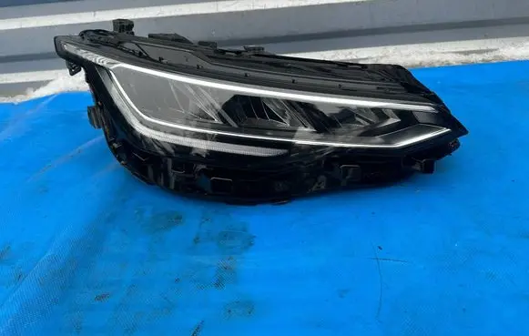 Volkswagen Golf VIII Headlight/headlamp 5H1941006A
