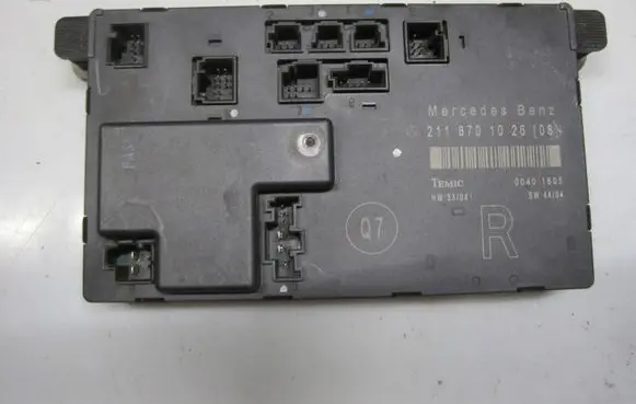 Mercedes-Benz E W211 Door control unit/module 2118701026