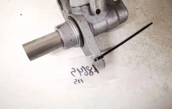 Opel Insignia A Master brake cylinder