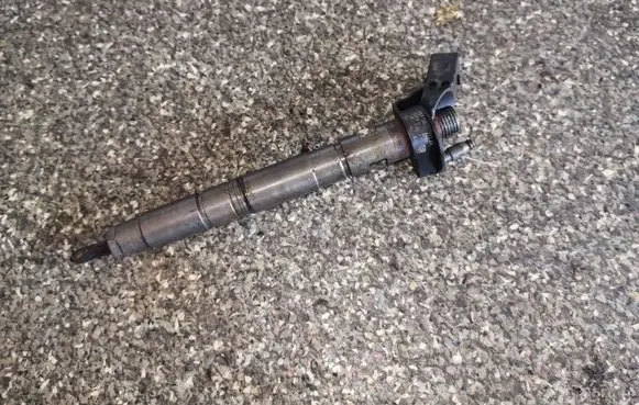 Audi A4 S4 B8 8K Fuel injector 059130277AR