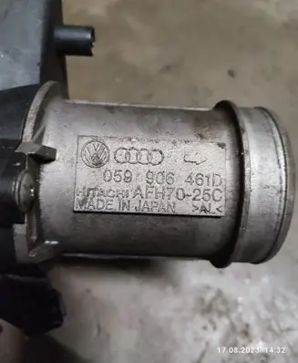 Audi A4 S4 B6 8E 8H Mass air flow meter 059906461D