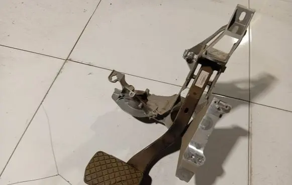 Audi A6 S6 C6 4F Brake pedal 