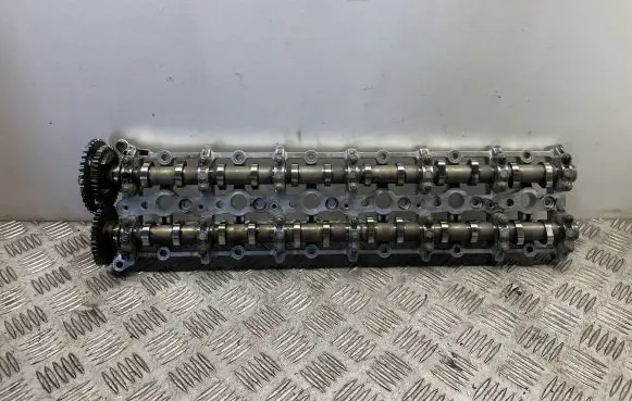 BMW 3 F30 F35 F31 Camshaft 8575440 8575439 7800044