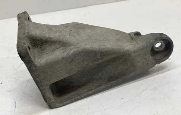 BMW 1 E81 E87 Engine mounting bracket 6760310 68572910
