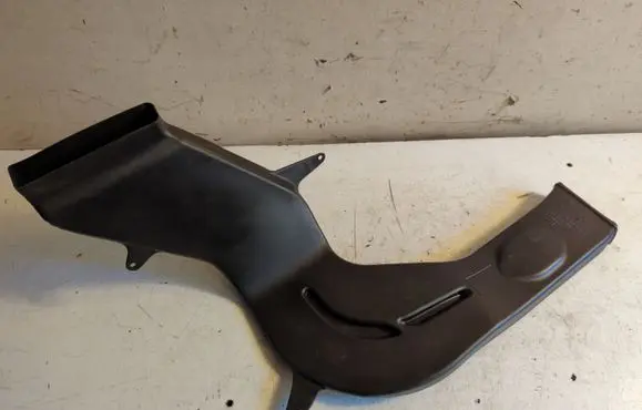 BMW 5 F10 F11 Air intake duct part 11460914
