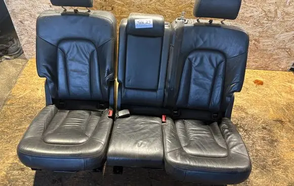 Audi Q7 4L Rear seat 