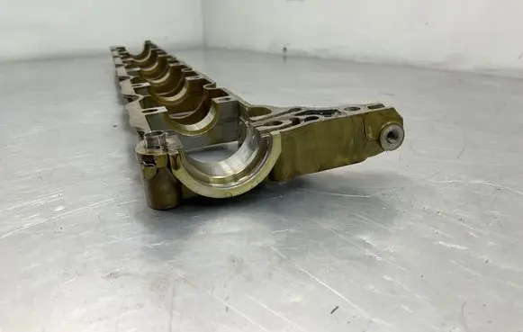 BMW 5 E60 E61 Camshaft holder 7550913