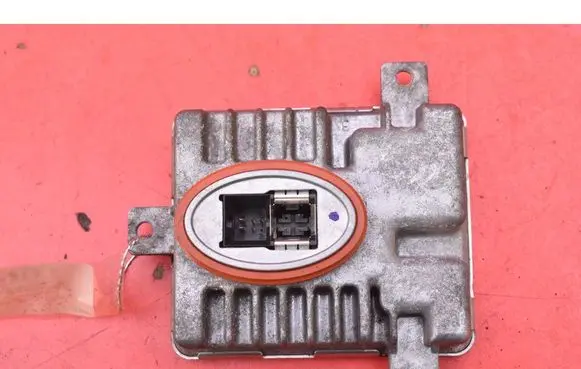BMW 7 F01 F02 F03 F04 Voltage converter/converter module 7237647