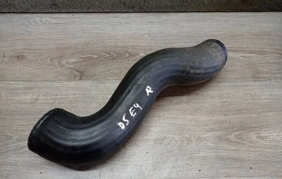 Volvo V70 Intercooler hose/pipe