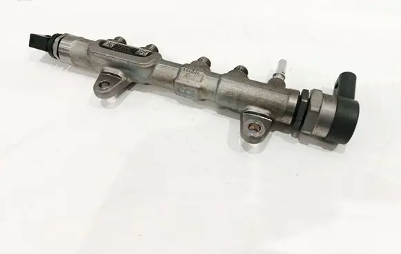 BMW 1 F20 F21 Fuel main line pipe 8511629 0005627 0445213026