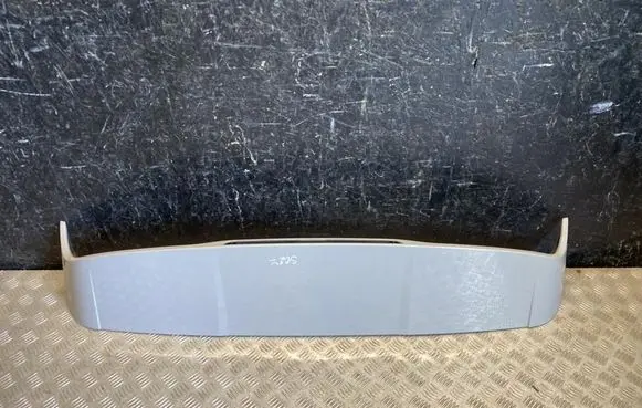 Tailgate/trunk spoiler