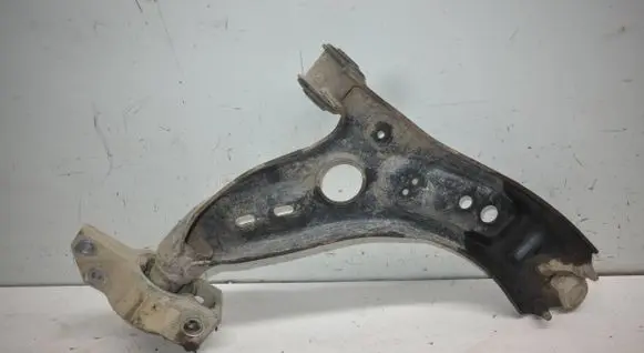 Volkswagen Tiguan Front lower control arm/wishbone 5N0407151